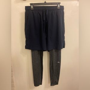 ALO Yoga 2-in-1 Pant Shorts & Leggings Blue Size Medium